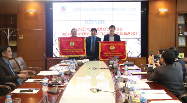 Công đoàn Tổng Công ty Viglacera – CTCP tổ chức Hội nghị Sơ kết nửa nhiệm kỳ 2017 – 2022 và triển khai nhiệm vụ năm 2021